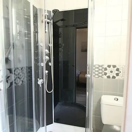 Lägenhet 14m2 Acces Exterieur Proche *